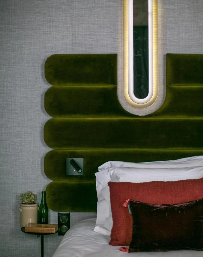 La Planque Hotel Paris 3*,